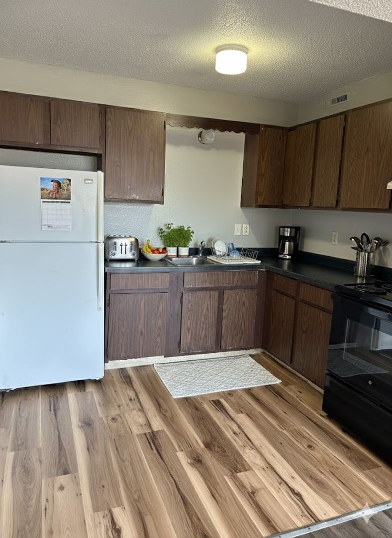 Waterloo Apartment: 1220 Meadow Ln