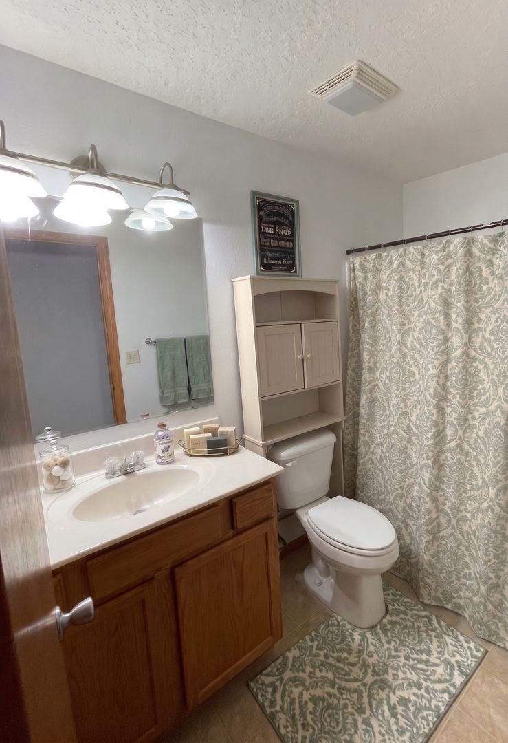 1325 Creekside Ct 4 of 8