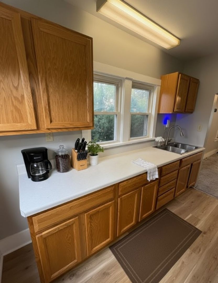 Waterloo House: 710 Ansborough Ave