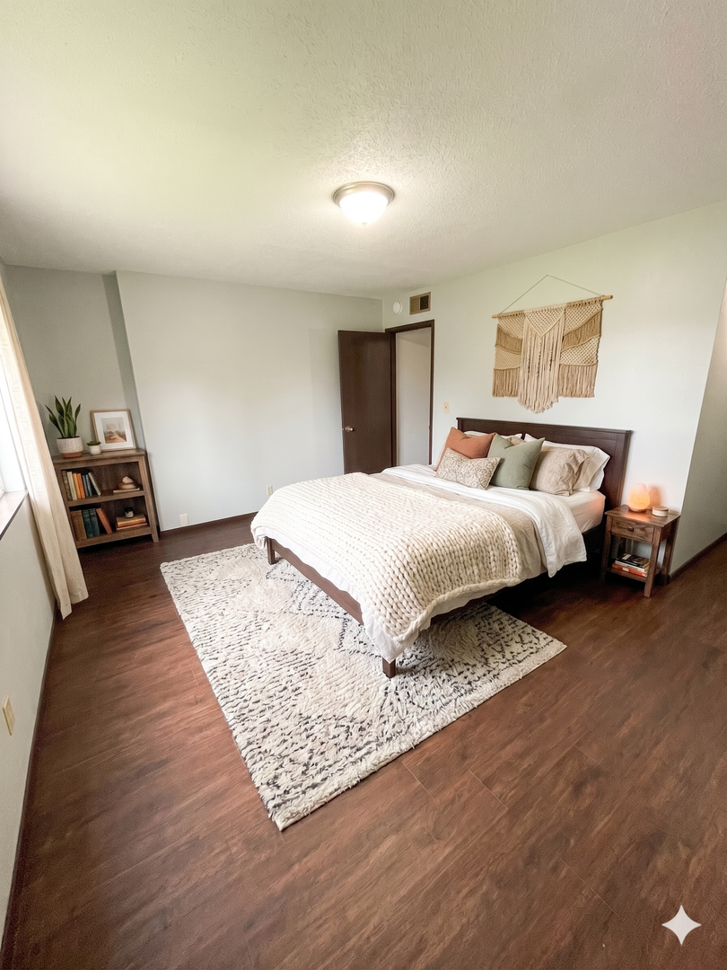 Waterloo Apartment: 3769 W 9th St