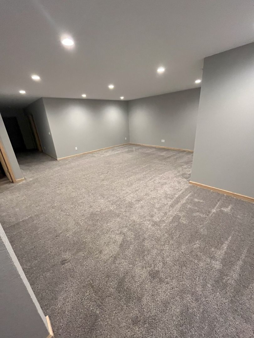 Waterloo House: 122 Cathy Jean Ct