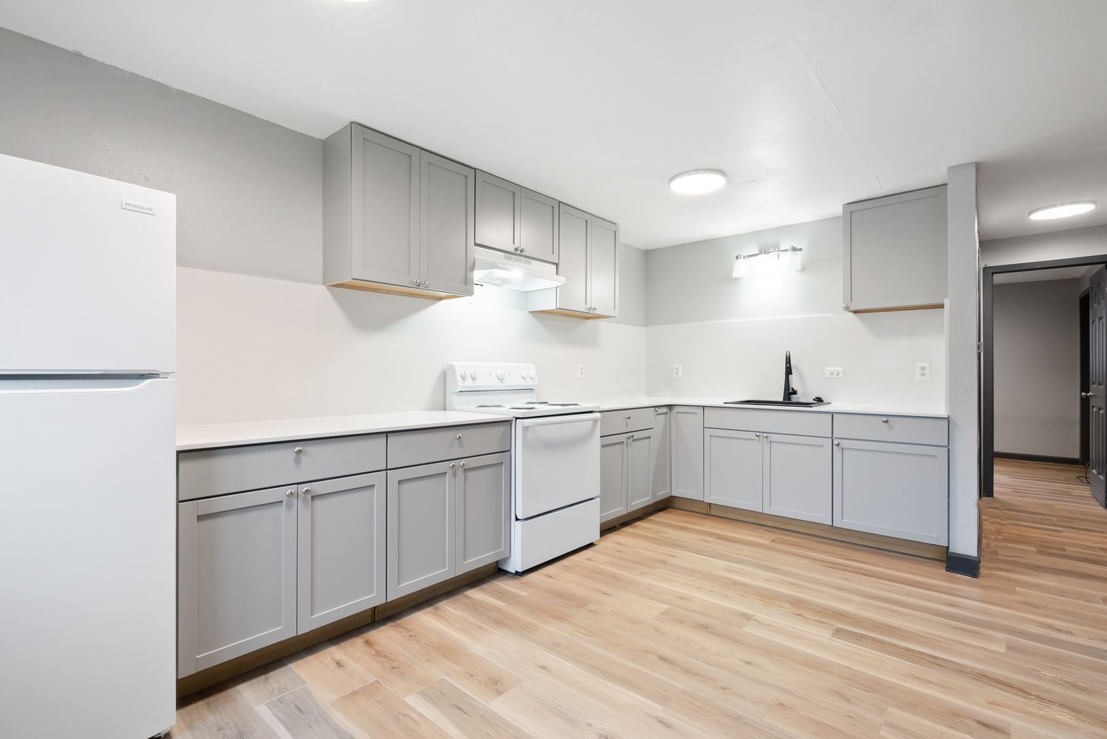 Waterloo Apartment: 1216 Oleson Rd