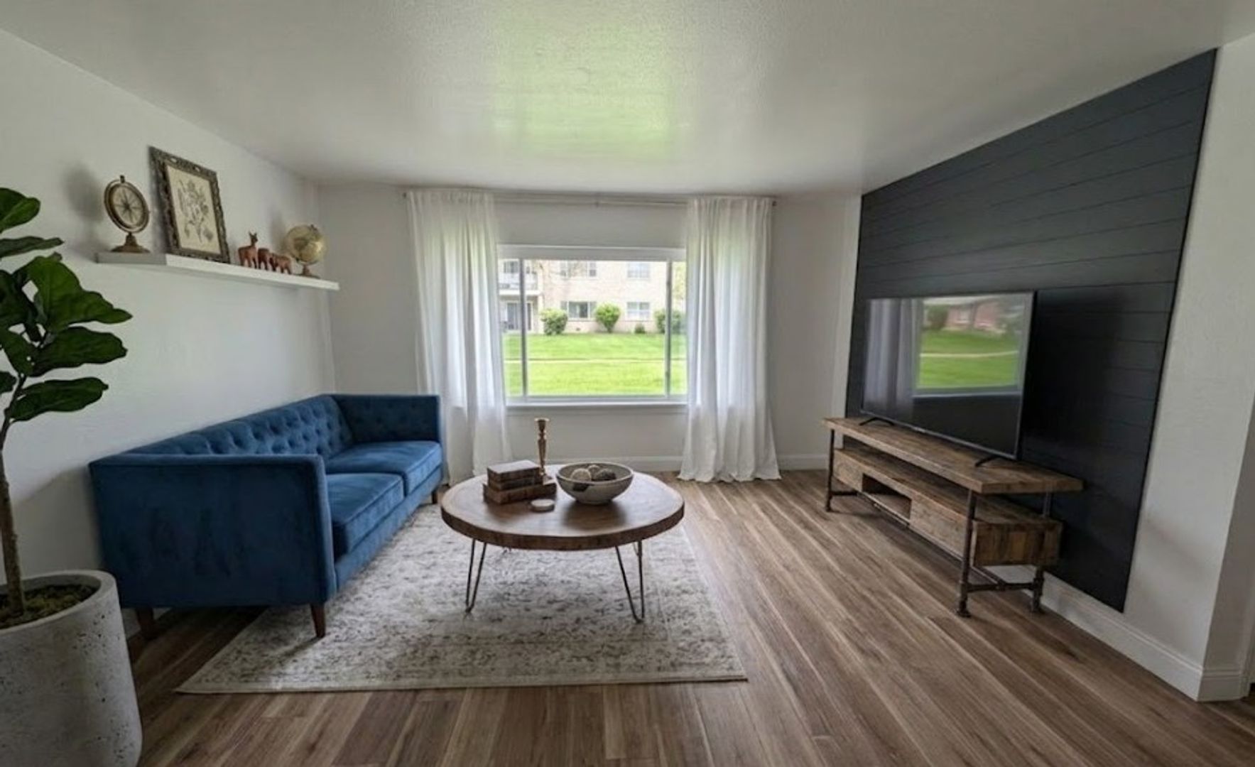 Waterloo Apartment: 248 - 254 Parkview Blvd