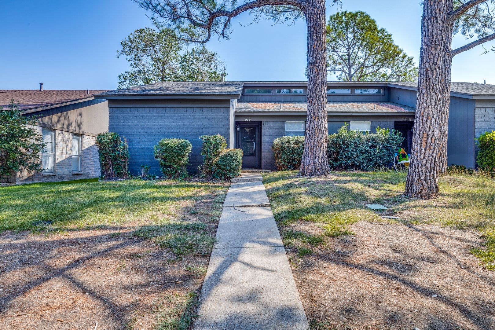 Arlington House: 2733 Saint George Place