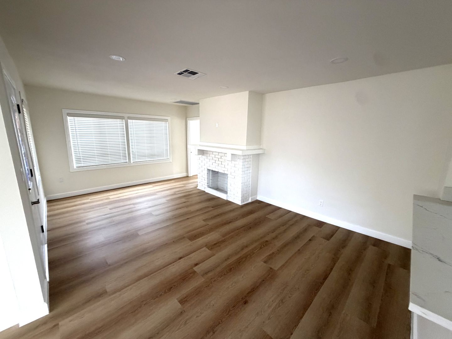 LAWNDALE Apartment: GREVILLEA APARTMENTS