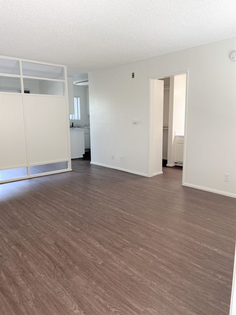 SUN VALLEY Apartment: SUNLAND MANOR