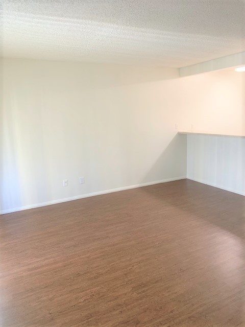 NORTHRIDGE Apartment: LINDLEY NORTHWOOD