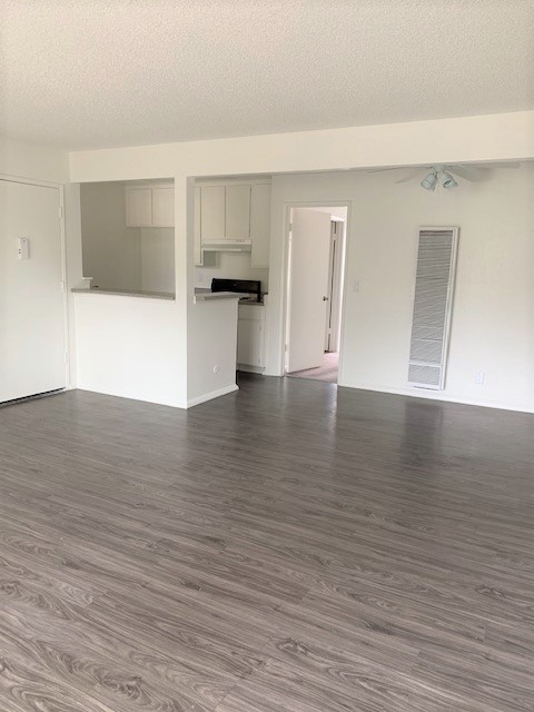 SIMI VALLEY Apartment: WOODSIDE APARTMENTS