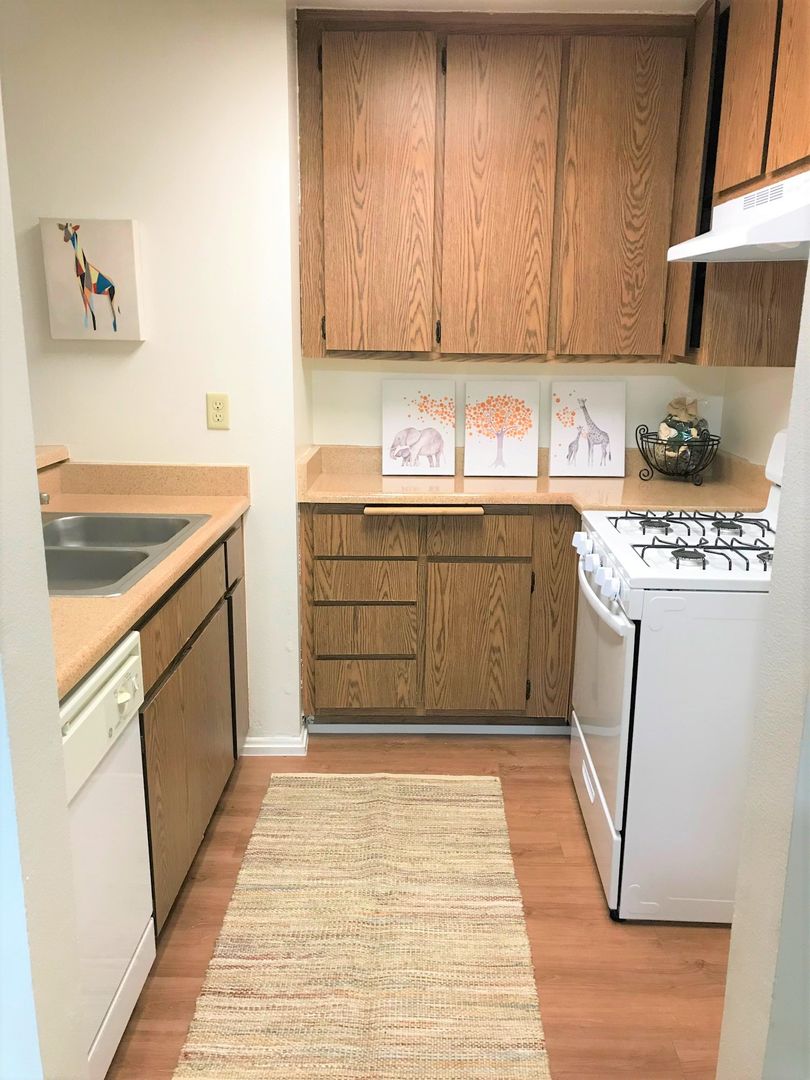 HARBOR CITY Apartment: SUMMER GLEN