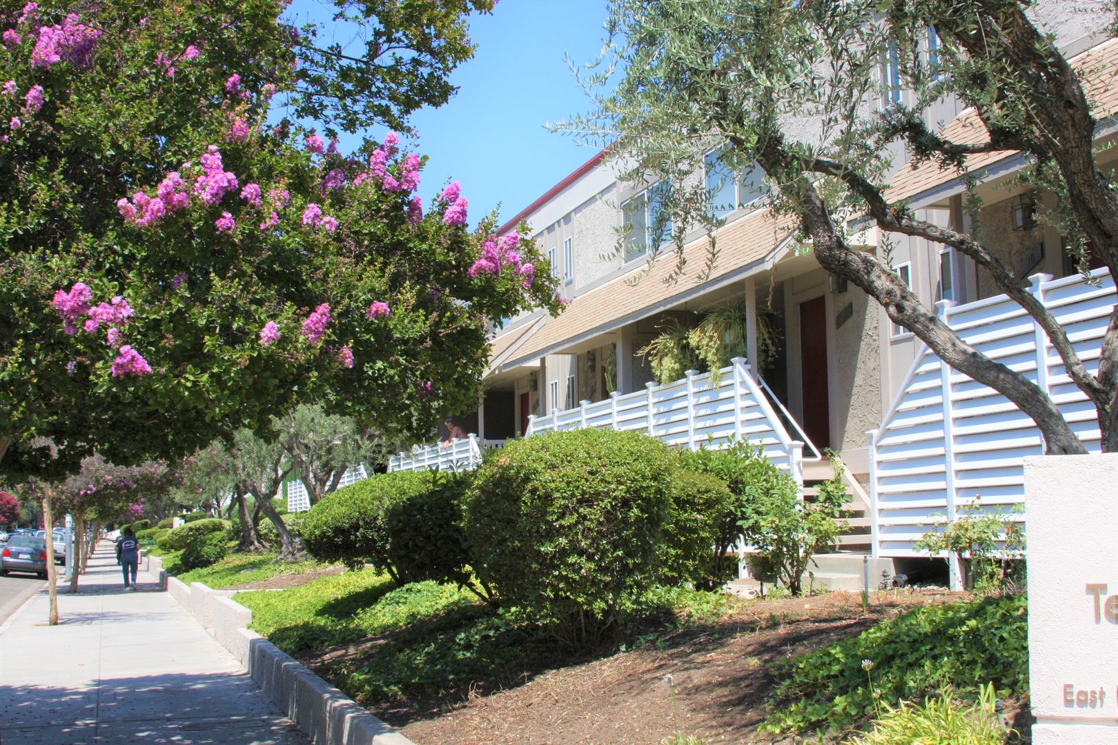 TARZANA Apartment: TARZANA TENNIS TOWNHOMES (HATTERAS)
