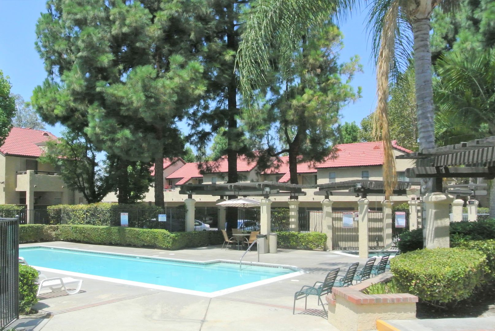 FONTANA Apartment: OAKCREST