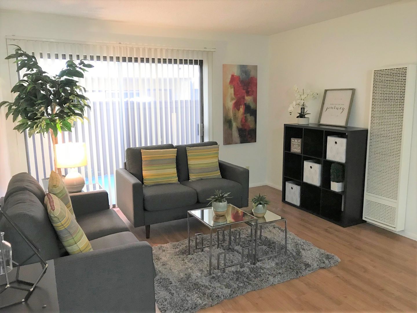 HARBOR CITY Apartment: SUMMER GLEN