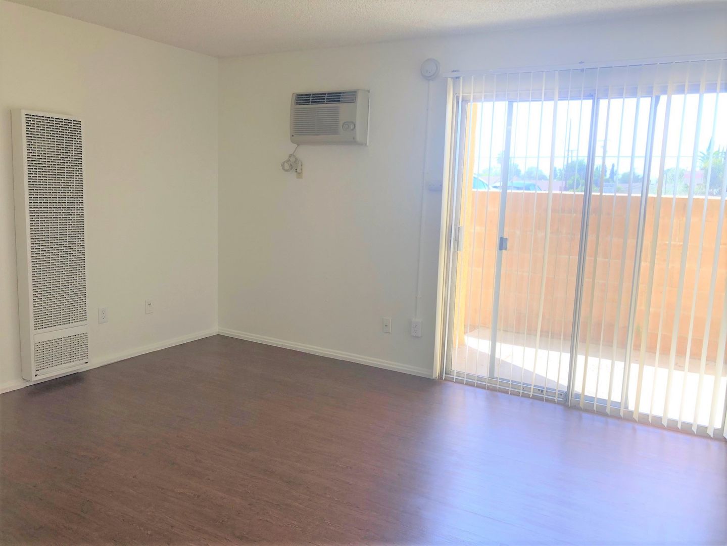 NORTHRIDGE Apartment: LINDLEY NORTHWOOD