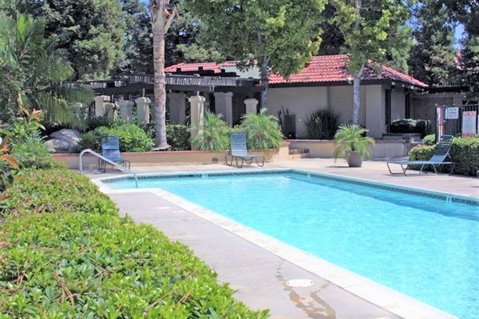 FONTANA Apartment: OAKCREST