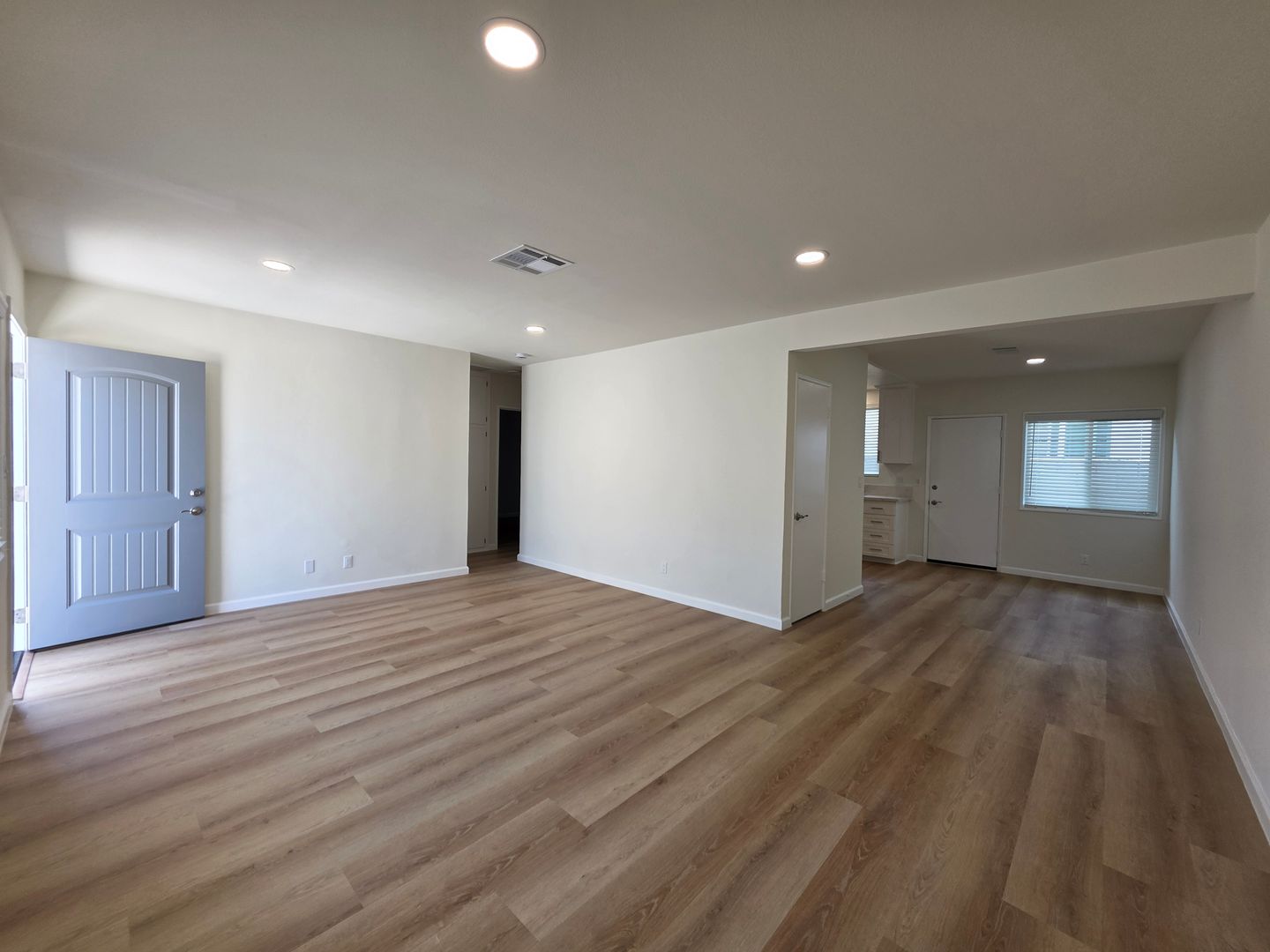 LAWNDALE Apartment: GREVILLEA APARTMENTS