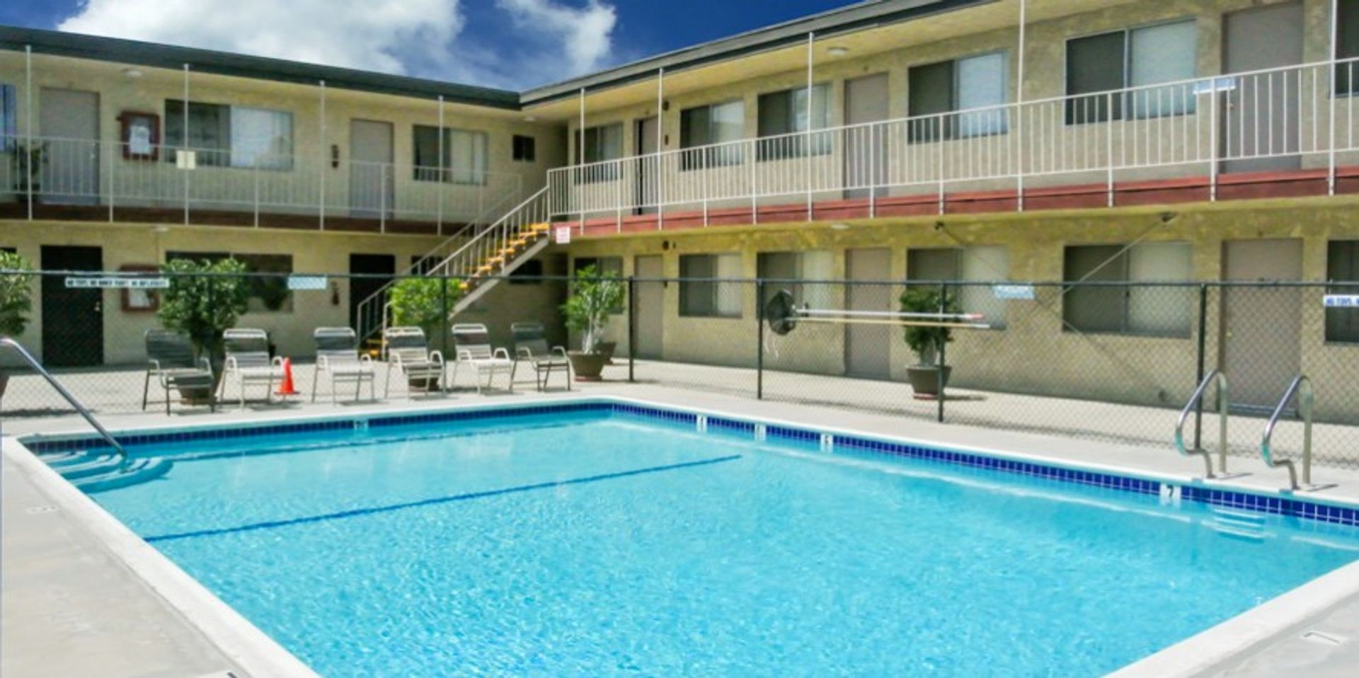 HAWTHORNE Apartment: CASA ALEGRE