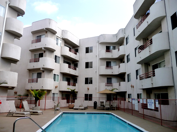 LOS ANGELES Apartment: RENO TOWERS