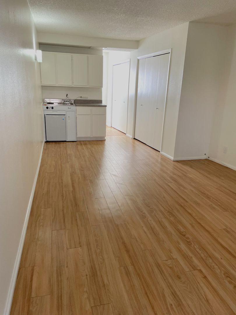 TORRANCE Apartment: MADISON SQUARE