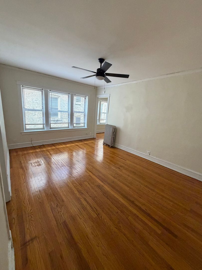 Chicago Apartment: 1357-67 W. Greenleaf