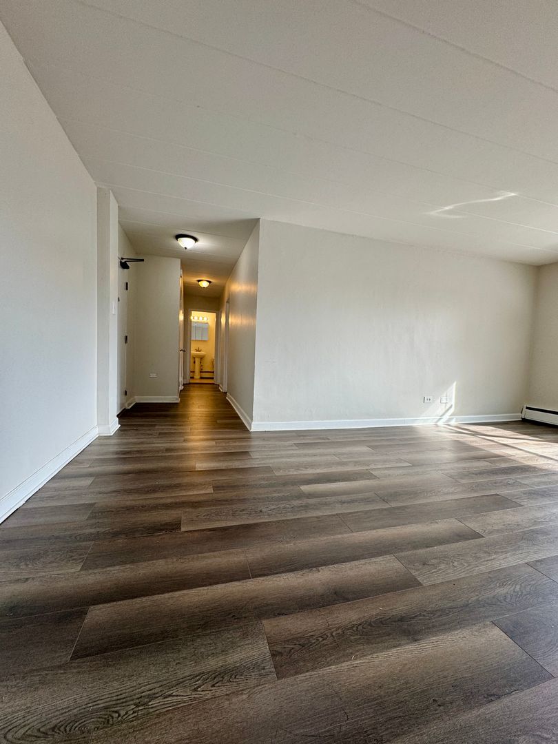 Chicago Apartment: 7301 N. Ridge