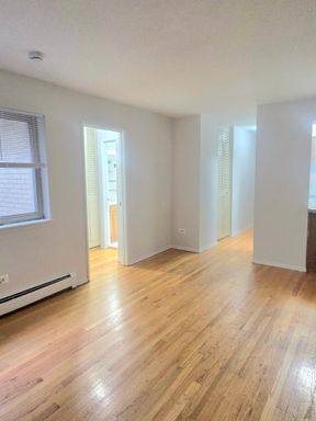 Studio 1 Bath Apartment at 1055 W. Catalpa, 311, Chicago, IL – photo 1