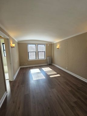 Spacious studio utilities included in the heart of Edgewater – photo 1