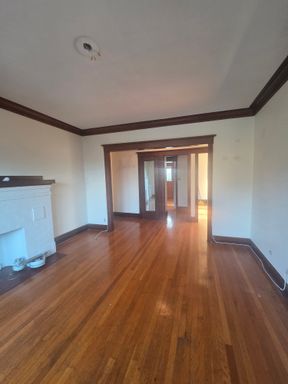 Huge 1 bedroom with dining room Edgewater – photo 1