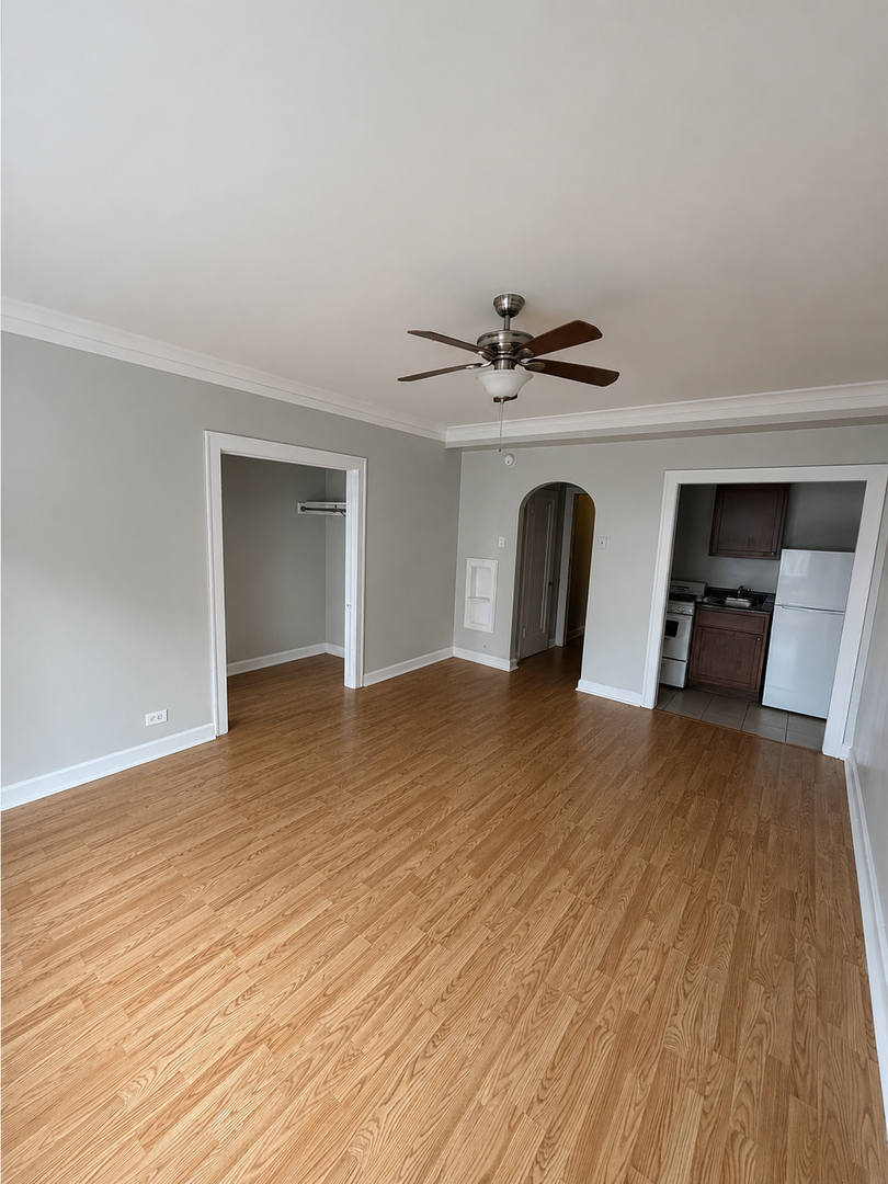 Chicago Apartment: 922 W. Eastwood