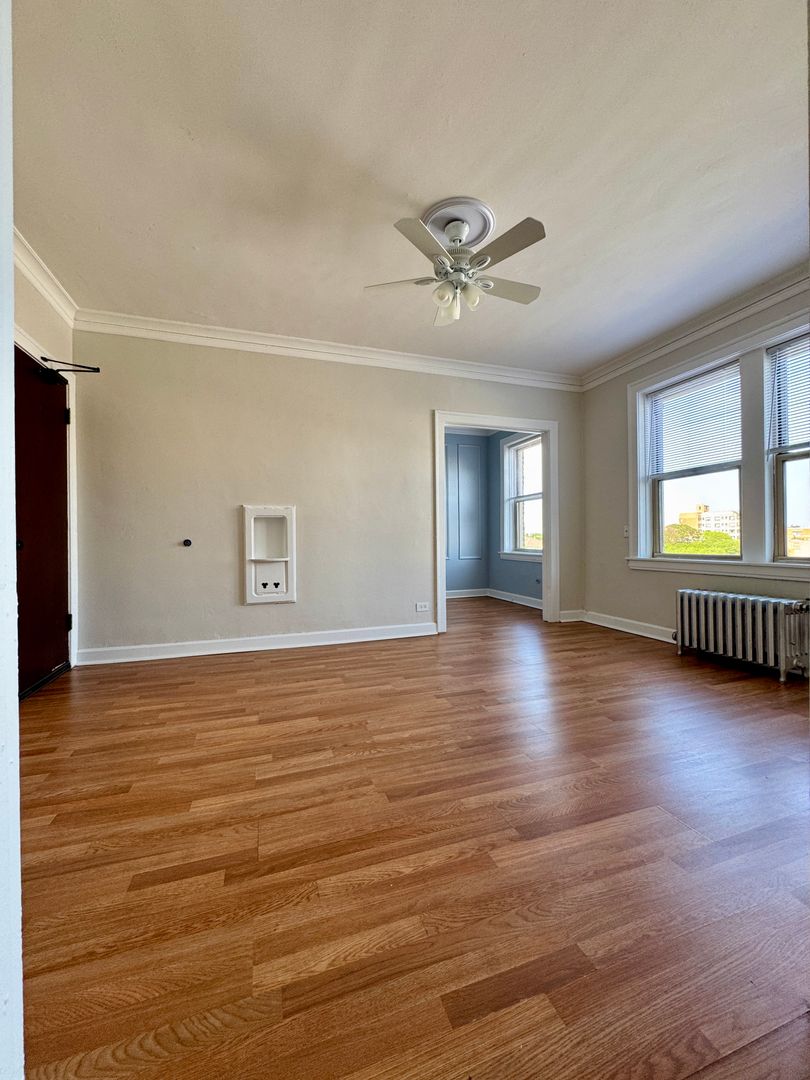 Chicago Apartment: 922 W. Eastwood