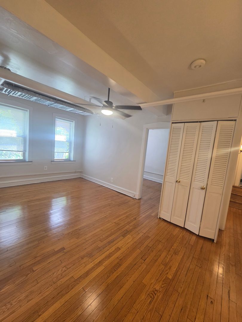 Chicago Apartment: 7665-69 N. Sheridan