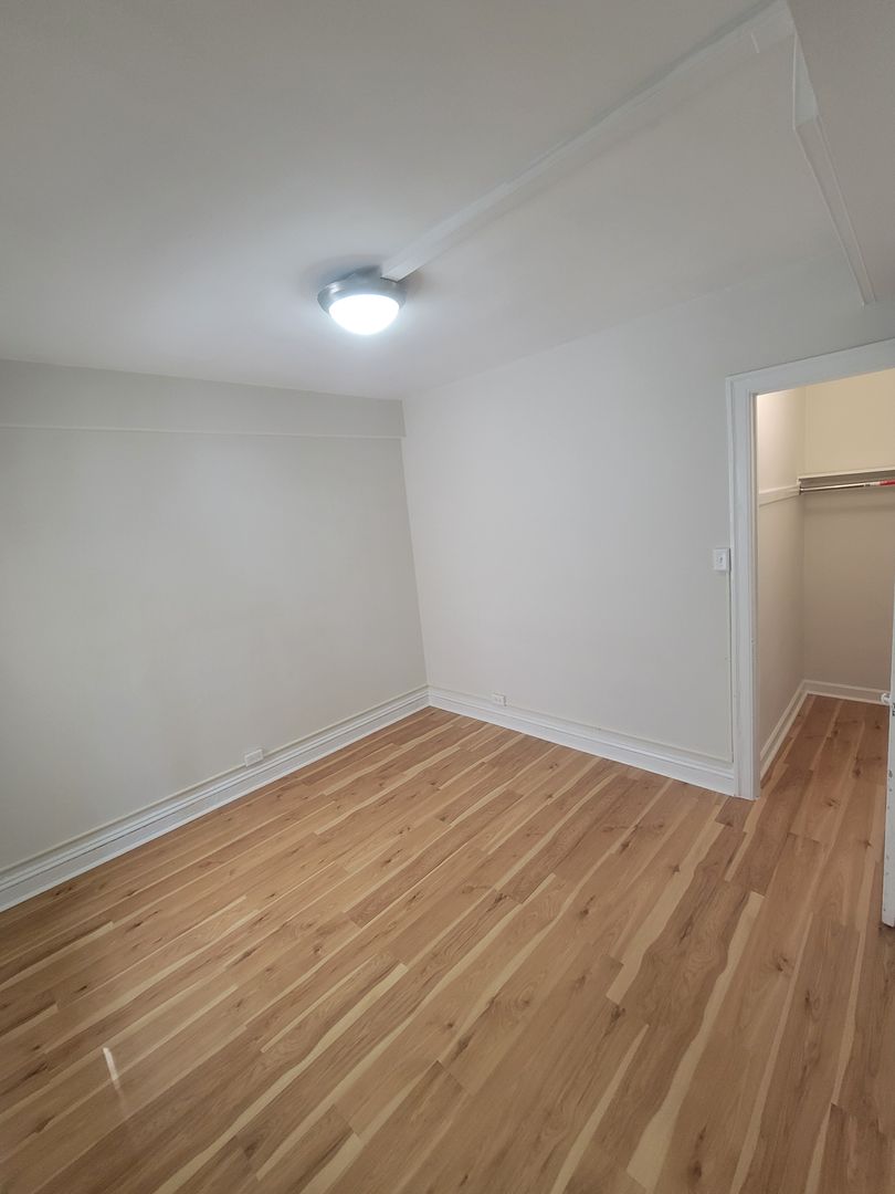 Chicago Apartment: 6165 N. Winthrop
