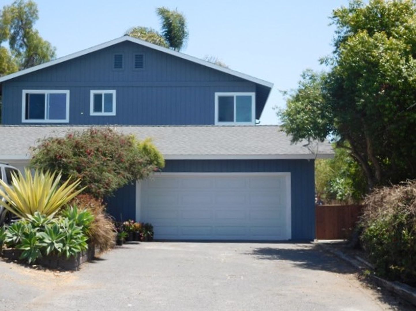 Encinitas Multiplex: 677 Requeza Street