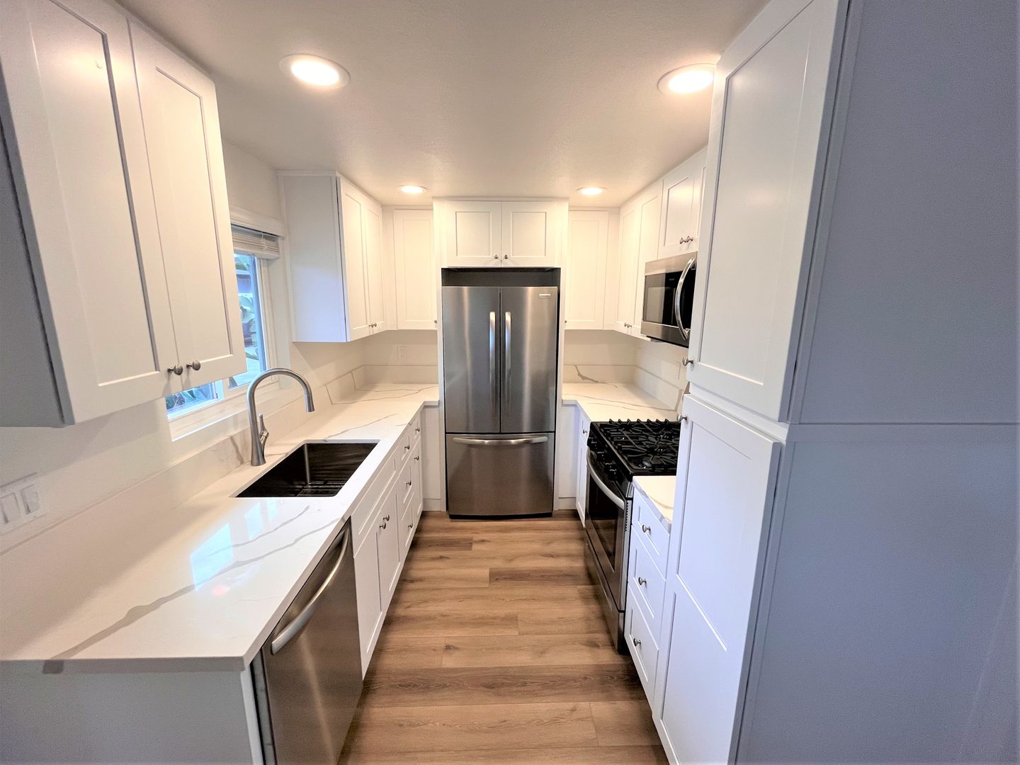 LEUCADIA Apartment: 1803-1821 N. VULCAN AVE.