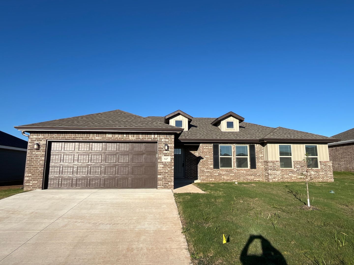 Republic House: 947 N Labrador Avenue