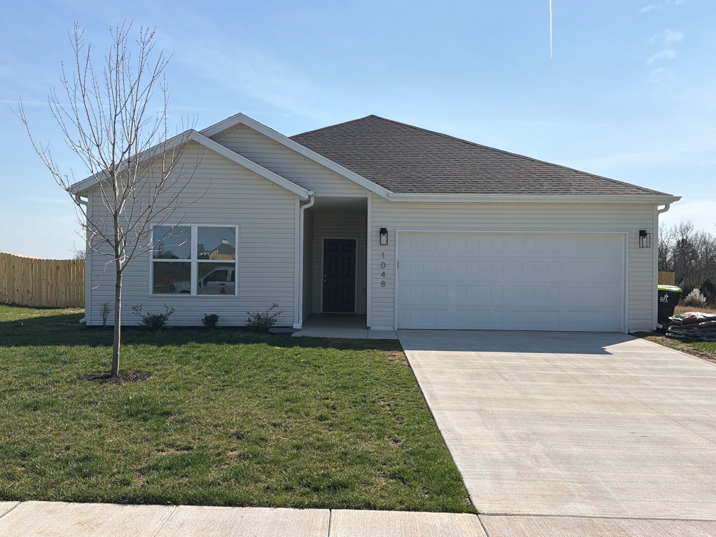 Rogersville House: 1048 Amherst Cir