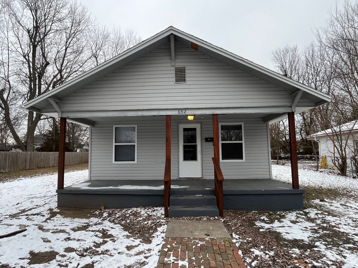 Republic House: 632 N Phelps Avenue