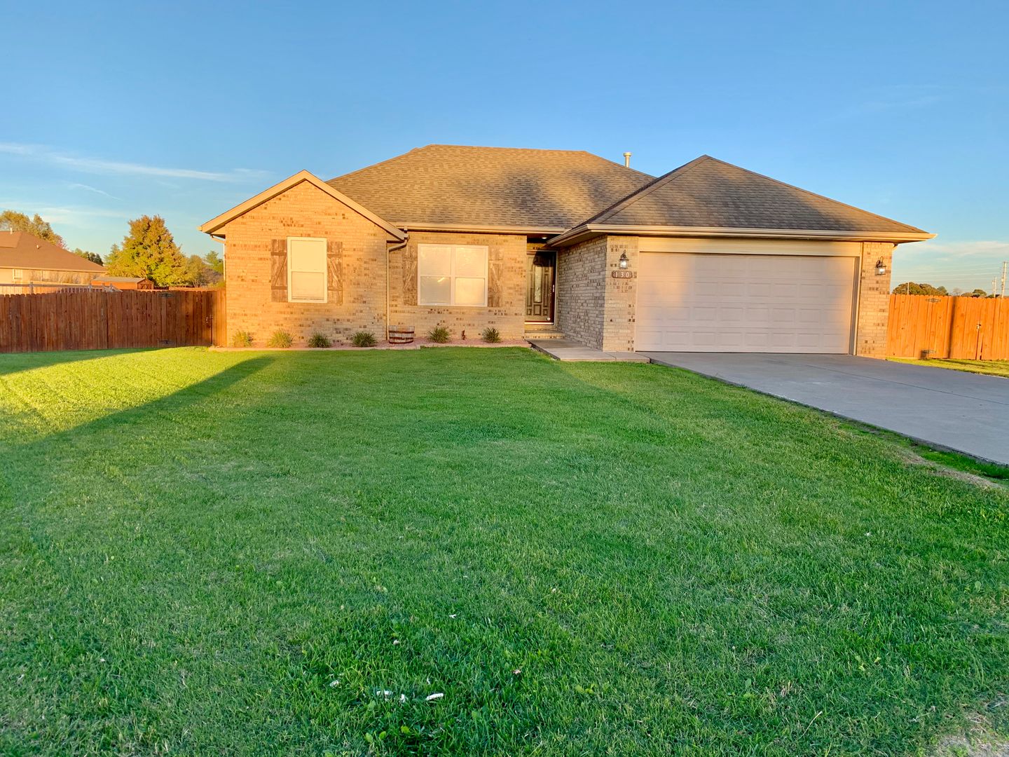 Rogersville House: 130 Pinyon Ave