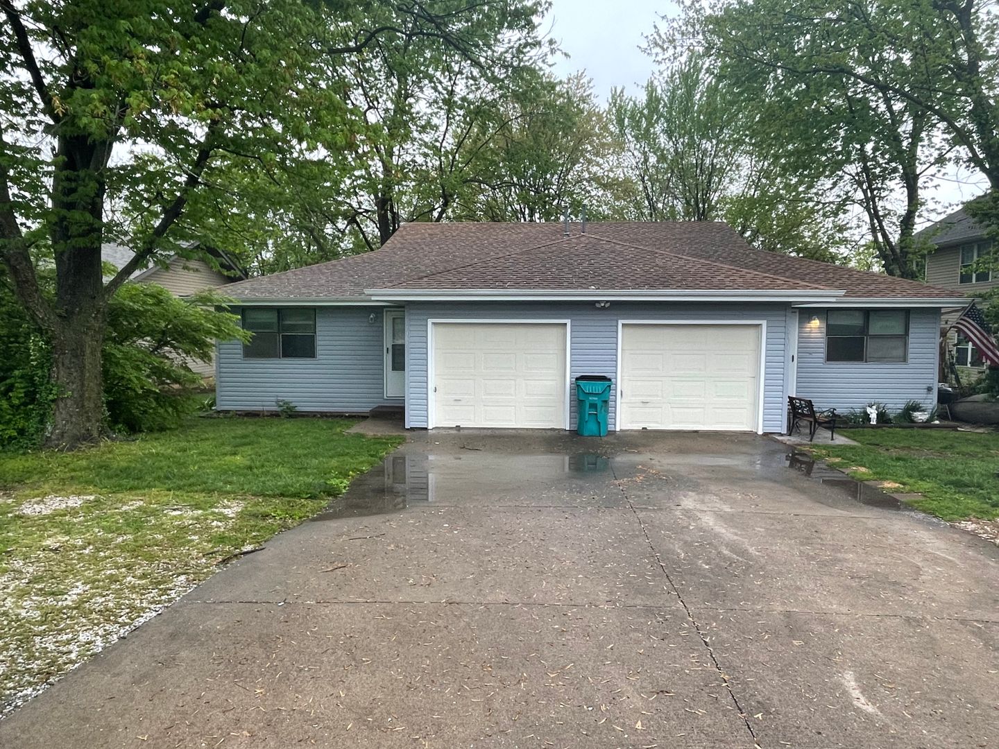 Springfield Apartment: 2301/2307 W FR 164