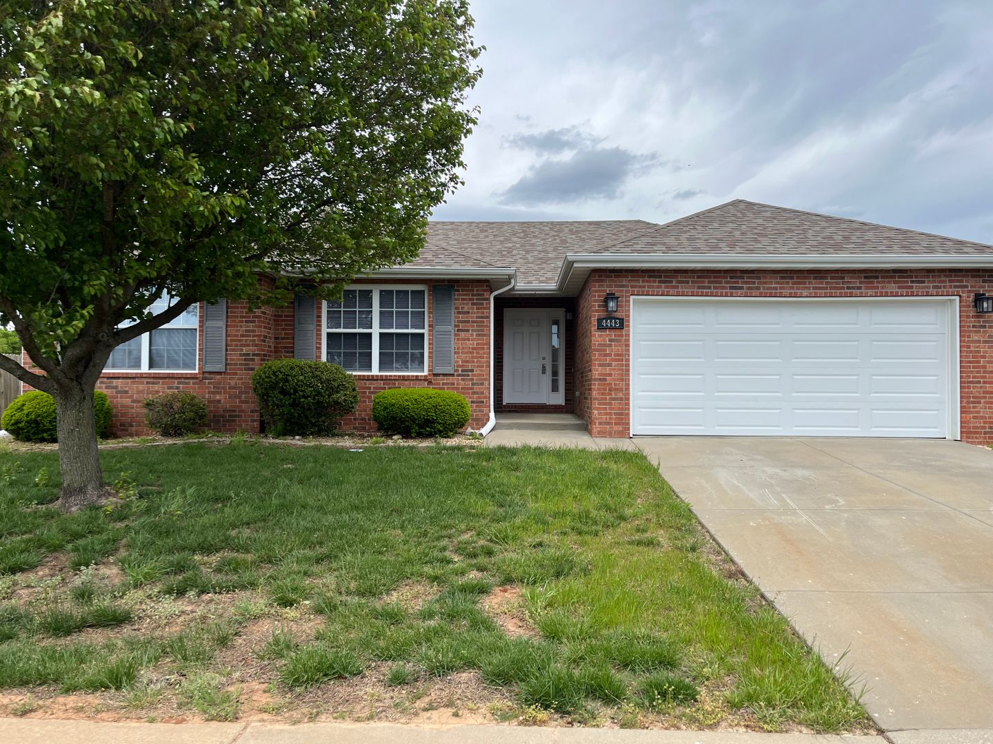 Springfield House: 4443 West Delmar Street