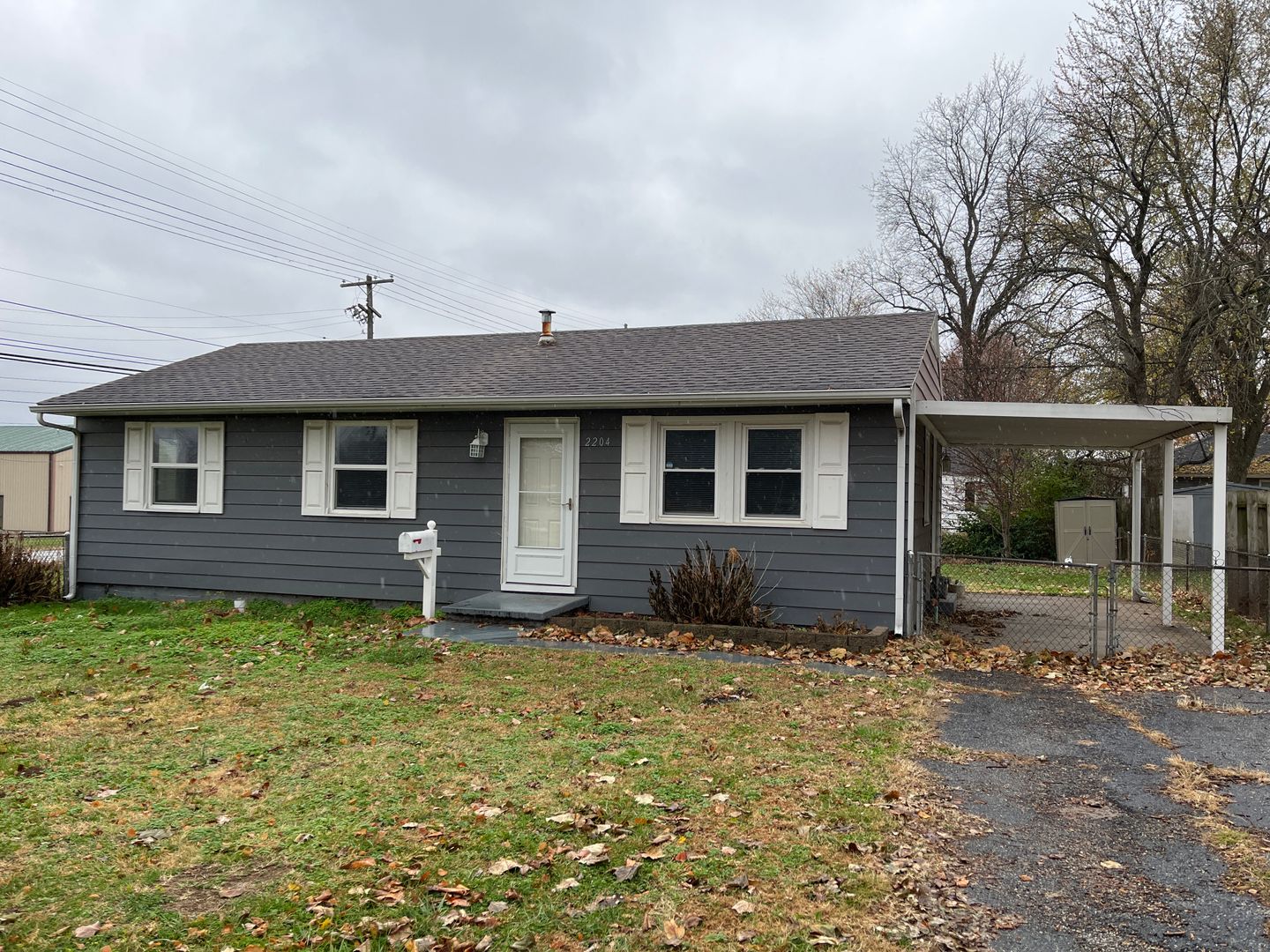 Springfield House: 2204 W Madison St