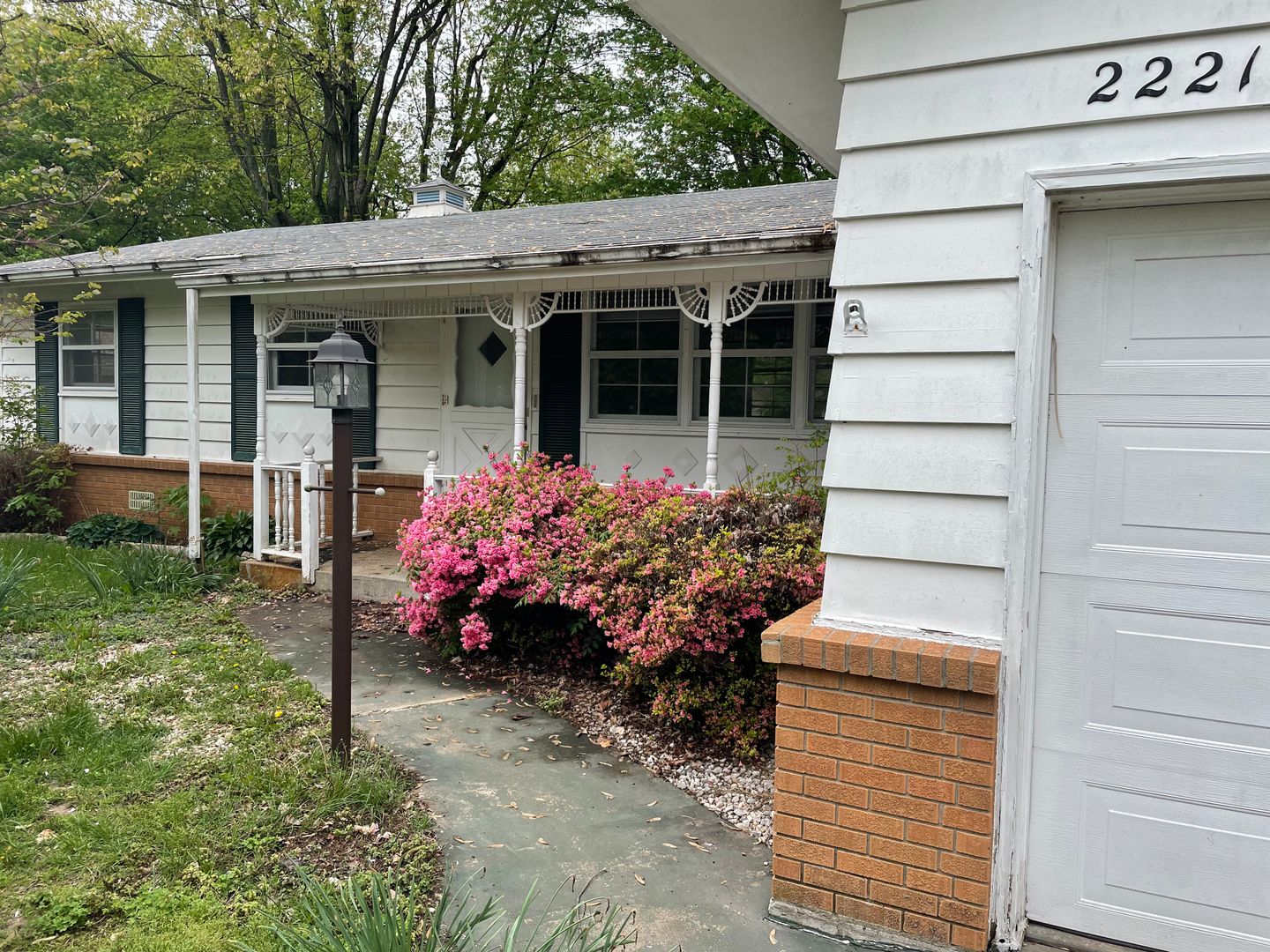 Springfield House: 2221 S Virginia Ave