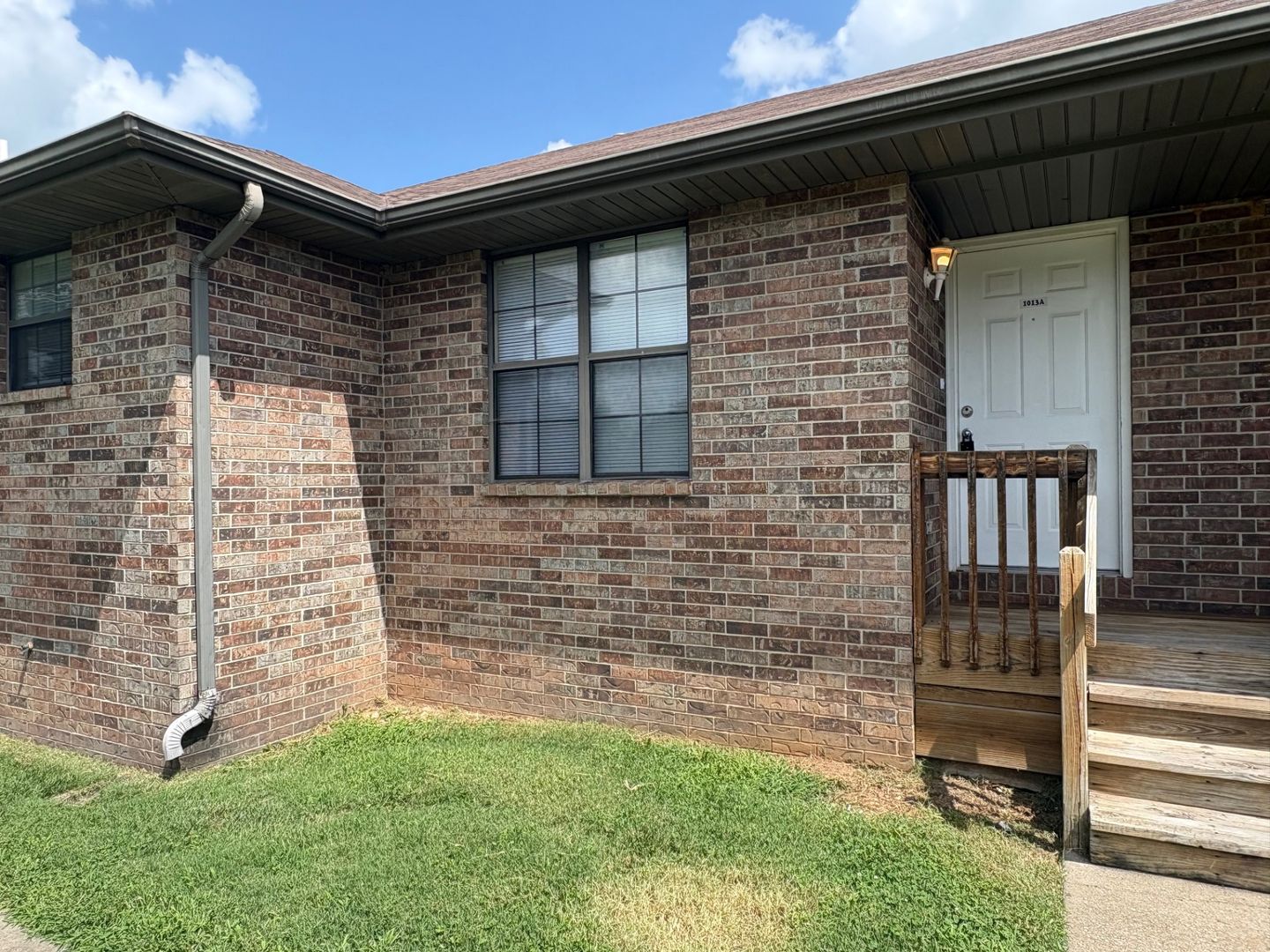 Nixa Apartment: 114-224 Deerfield Dr/114 Hunter/1003 -1009 Phesant Run