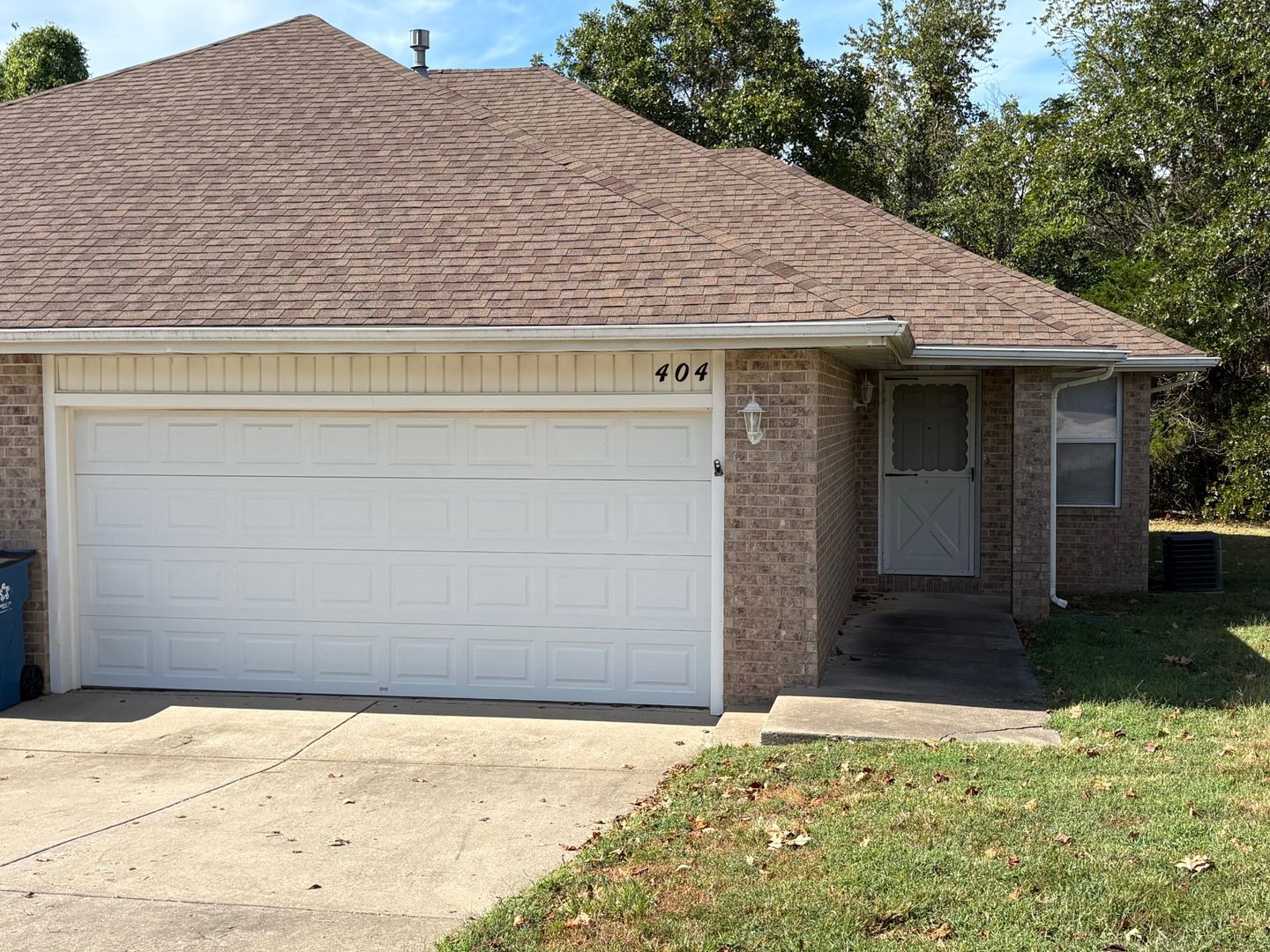 Nixa Apartment: 402-404  Brooktrail