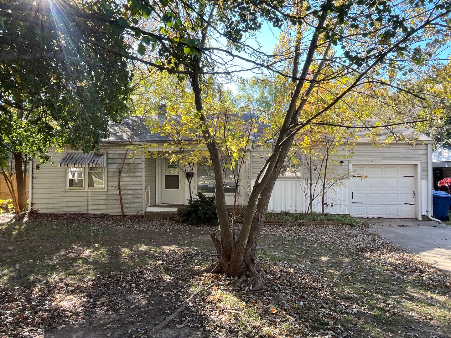 Springfield House: 2126 E Cinderella