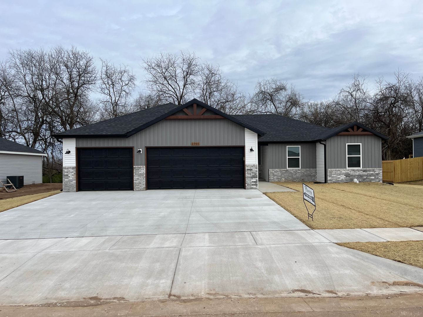 Springfield House: 2988 N Nixon Avenue