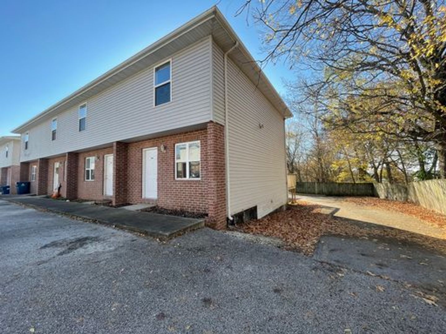 Ozark Apartment: 3341 - 3383 N 21st St.