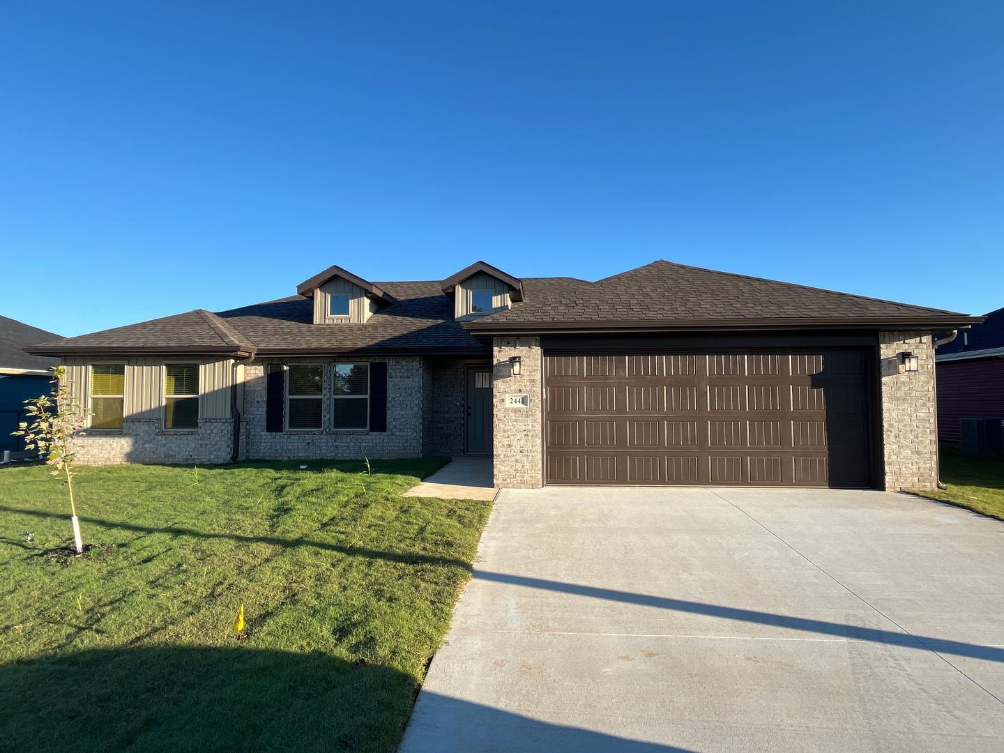 Republic House: 2441 E Timber Oak Street