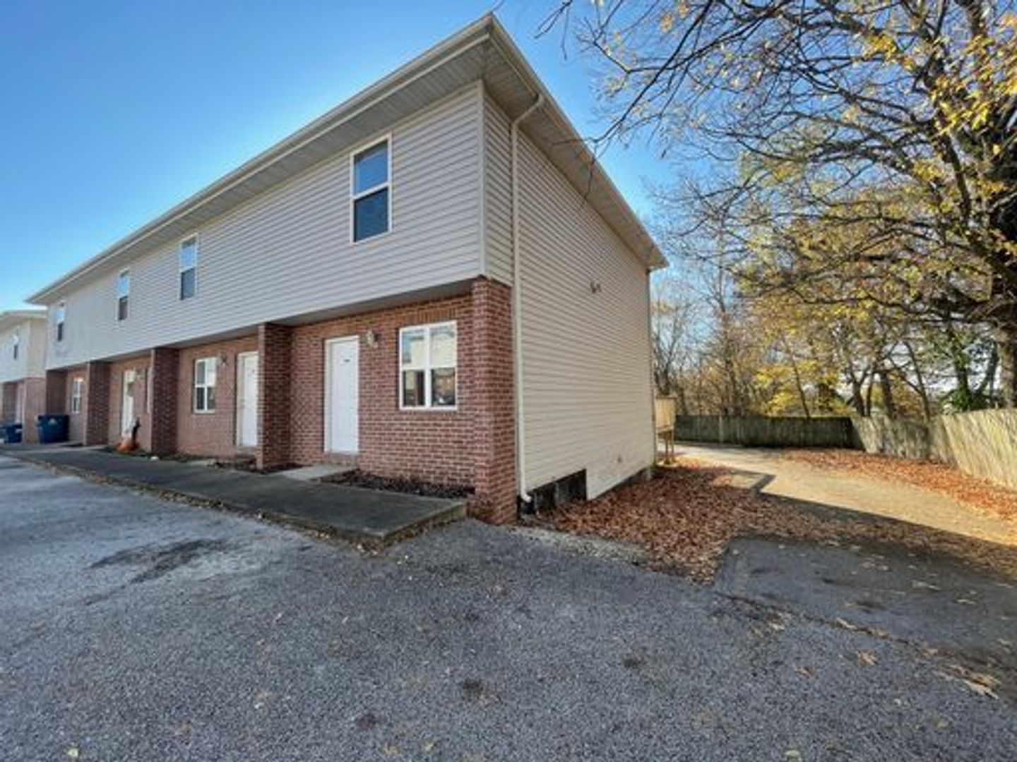 Ozark Apartment: 3341 - 3383 N 21st St.