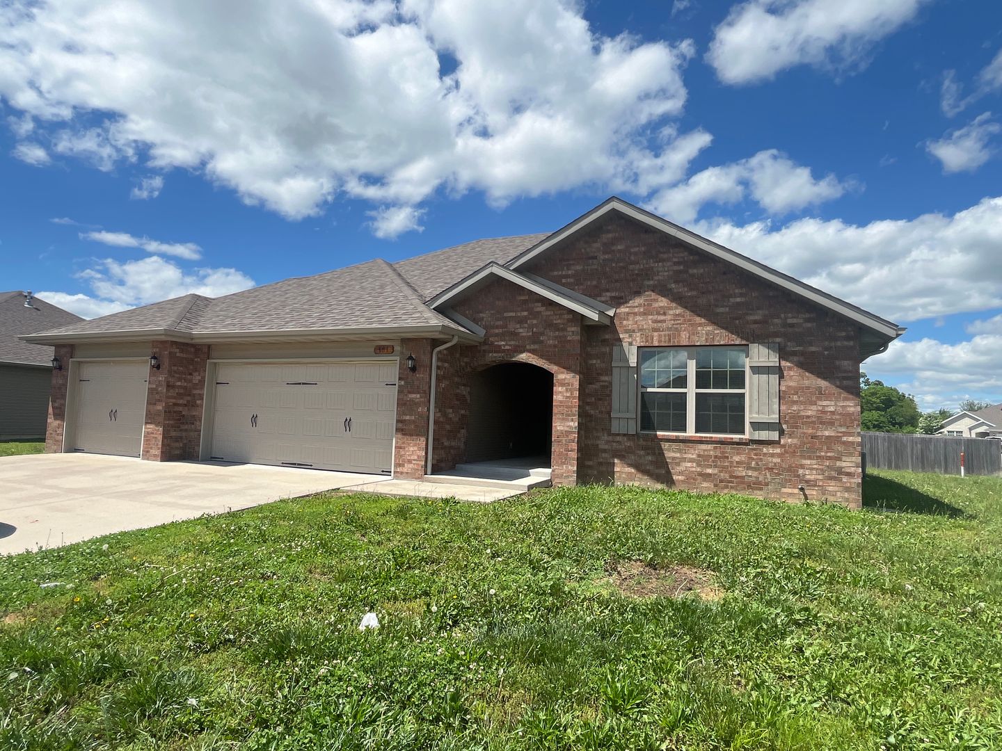 Republic House: 401 W Grace St