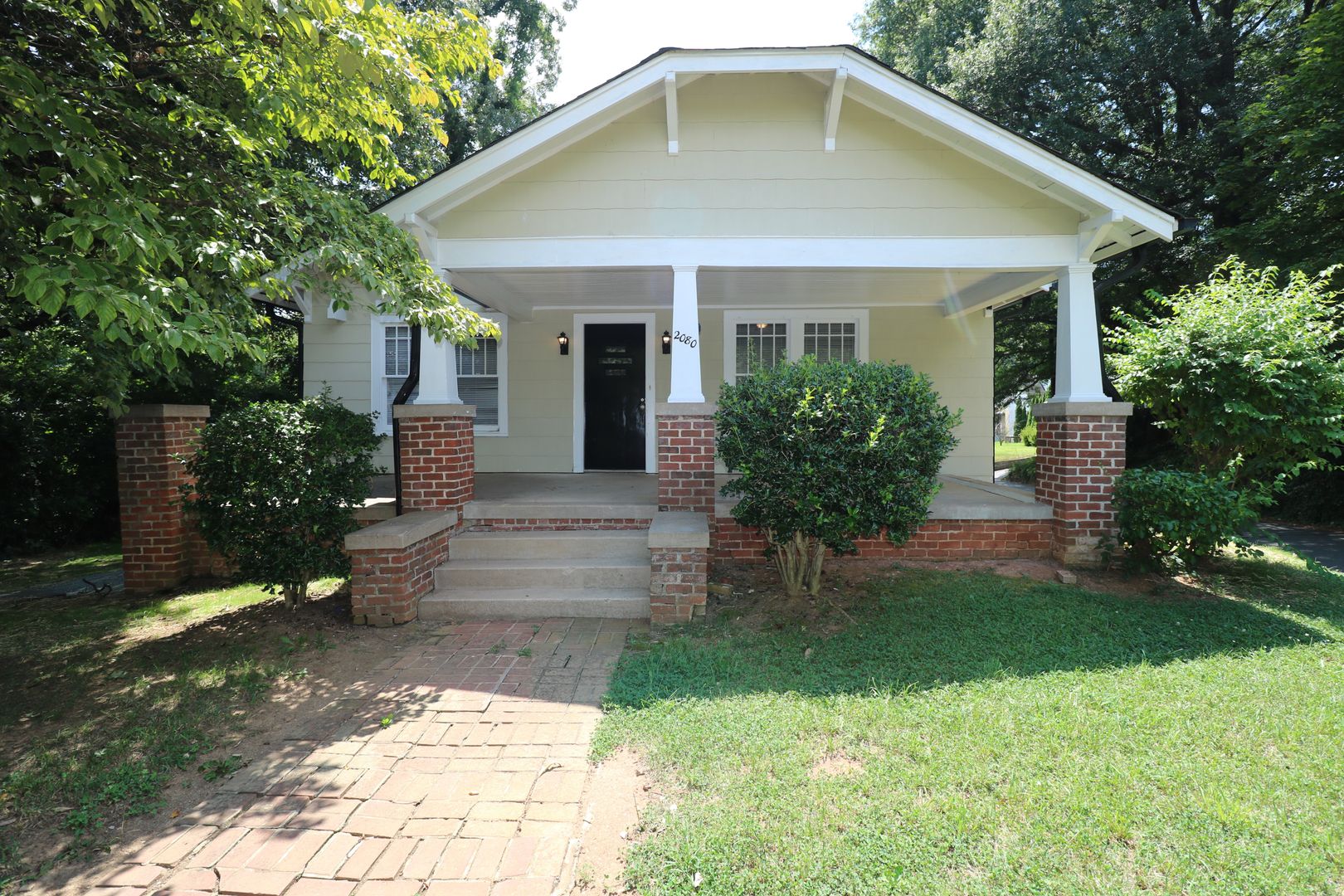 Winston Salem House: 2080 Queen Street